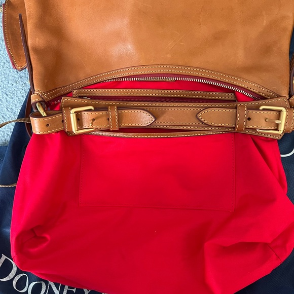 Dooney and Bourke Lucy medium hobo in Natural Florentine leather. - Picture 12 of 12